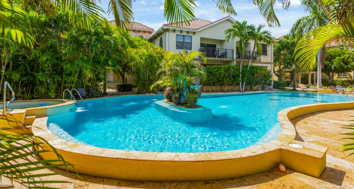 Beautifully Upgraded Lantern Point Condo - Image 15