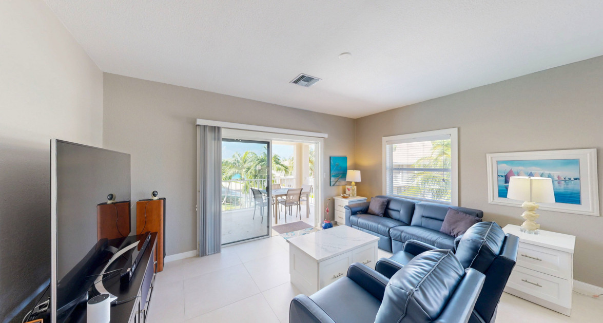 Bonnie's Arch 2 Bed Oceanview Condo - Image 3
