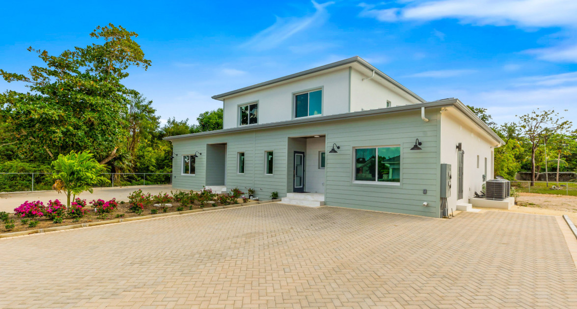 BRAND NEW GLORIA MAY VILLAS #3 (4 BED, 3.5 BATH VILLA) - Image 1