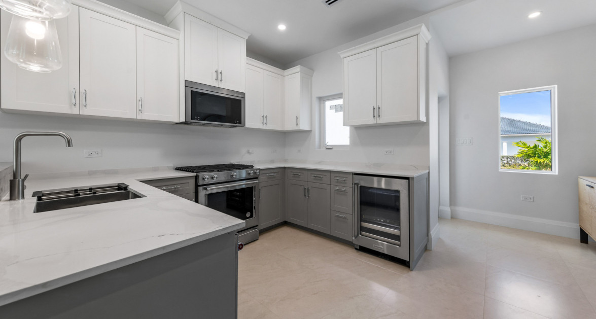 BRAND NEW GLORIA MAY VILLAS #3 (4 BED, 3.5 BATH VILLA) - Image 4