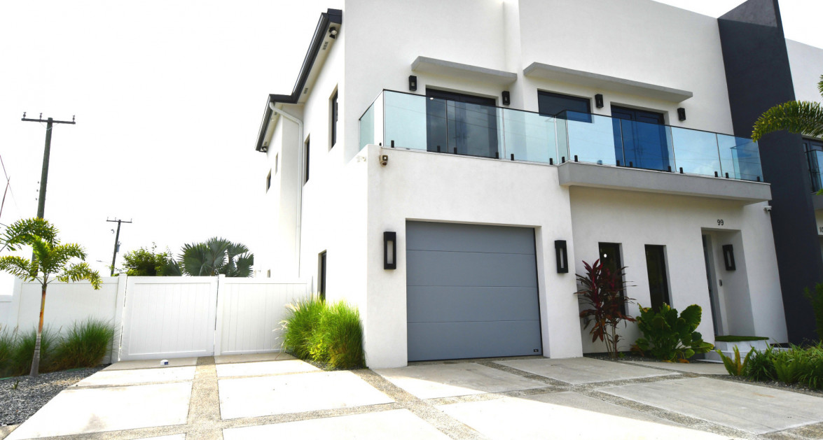 Brand New Luxury Villa - Image 1