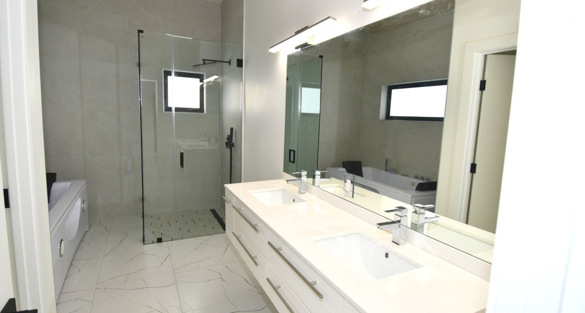 Brand New Luxury Villa - Image 13