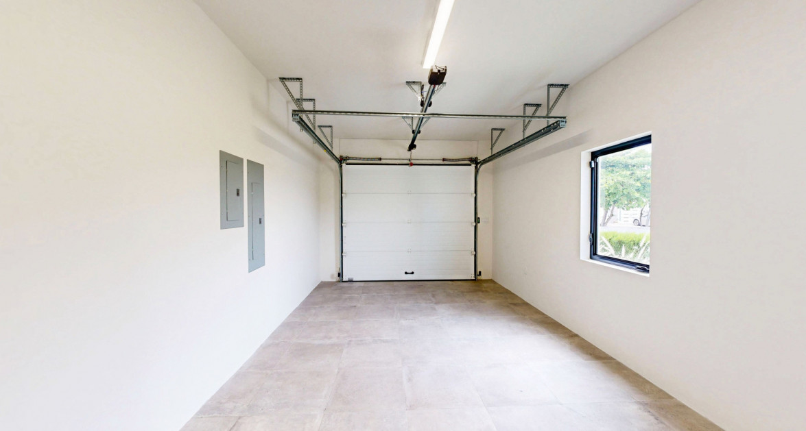Brand New Luxury Villa - Image 7