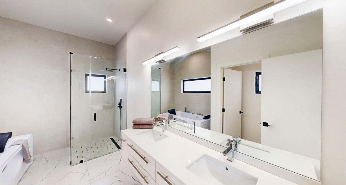 Brand New Luxury Villa - Image 12