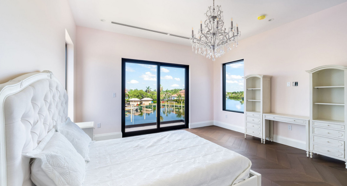 Brand New Vista Del Mar Home - Image 17