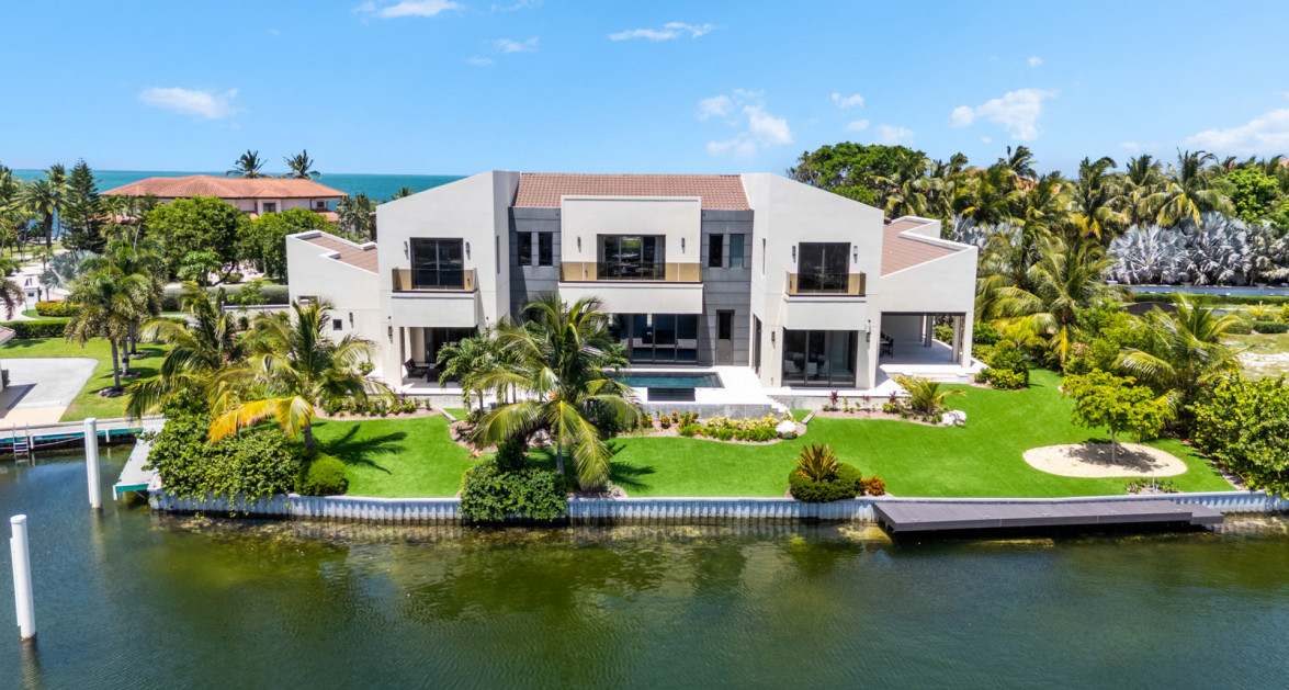 Brand New Vista Del Mar Home