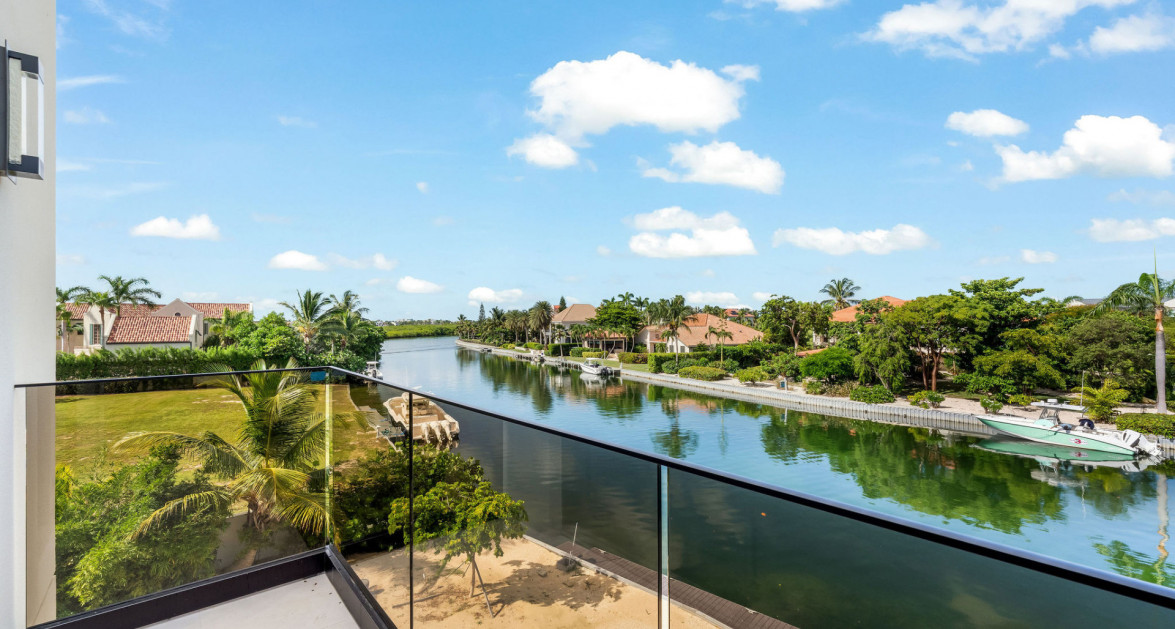 Brand New Vista Del Mar Home - Image 24