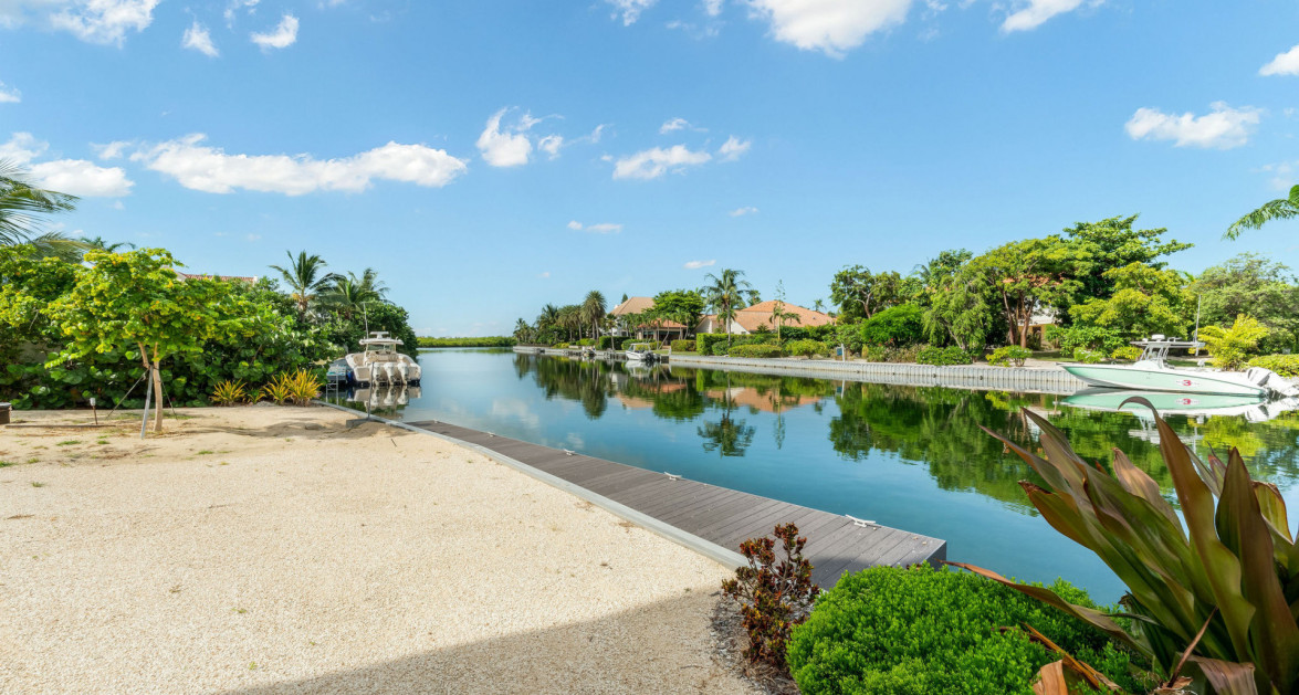 Brand New Vista Del Mar Home - Image 28