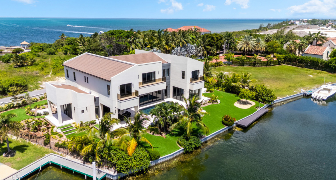 Brand New Vista Del Mar Home - Image 1