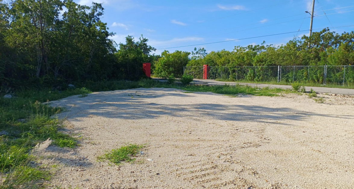 Breakers Partially Filled Lot with access to CUC and water - Image 2