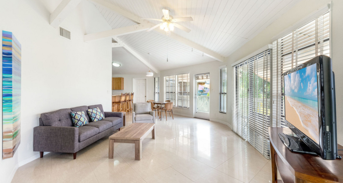 Breezy Pines Top Floor 2 Bed 2 Bath - Image 13