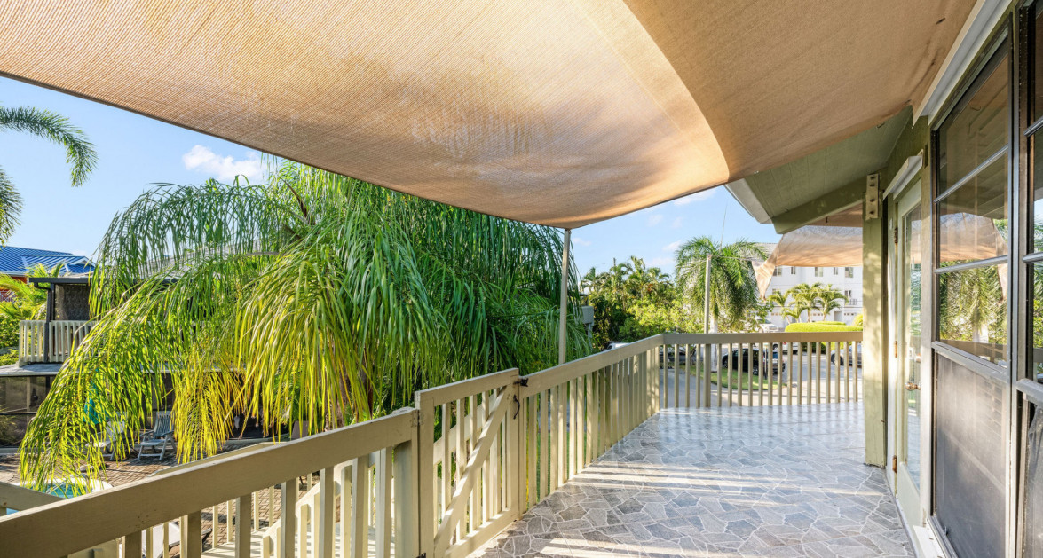 Breezy Pines Top Floor 2 Bed 2 Bath - Image 32