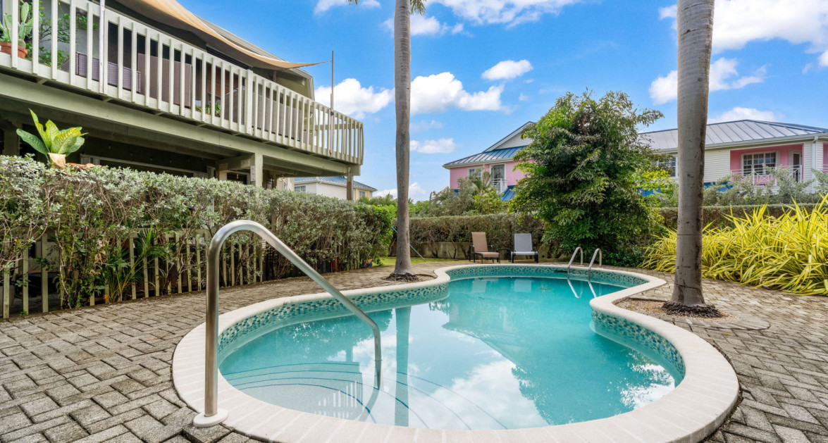 Breezy Pines Top Floor 2 Bed 2 Bath - Image 20