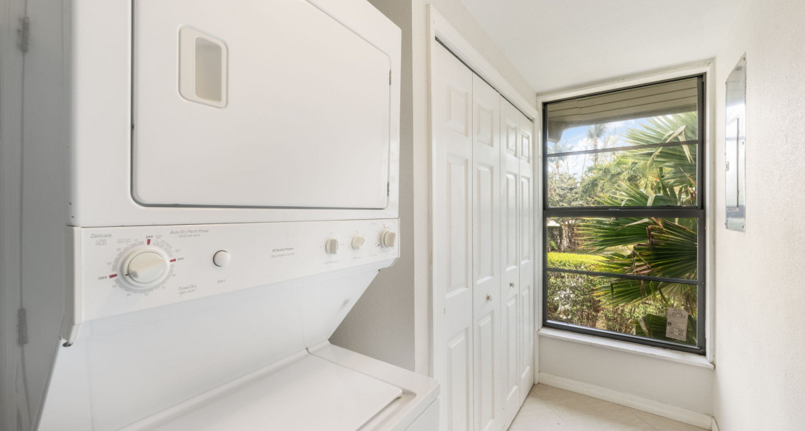 Breezy Pines Top Floor 2 Bed 2 Bath - Image 39