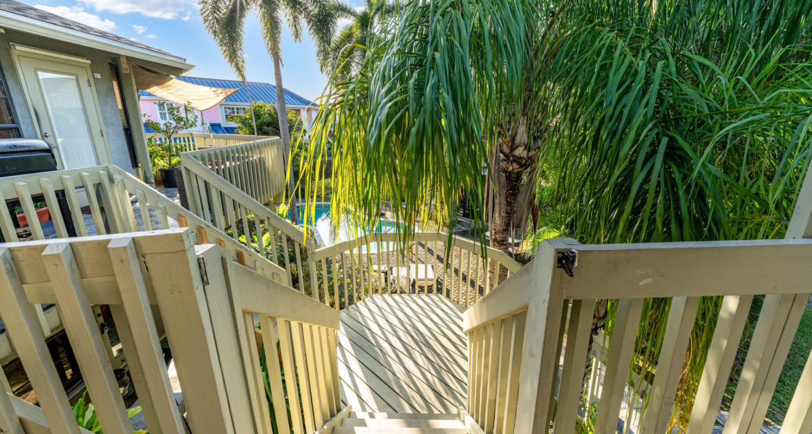 Breezy Pines Top Floor 2 Bed 2 Bath - Image 33