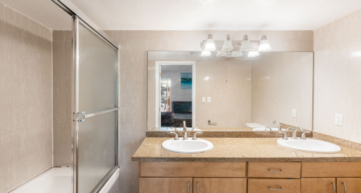 Breezy Pines Top Floor 2 Bed 2 Bath - Image 26