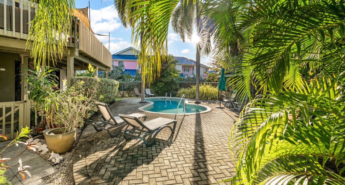 Breezy Pines Top Floor 2 Bed 2 Bath - Image 36