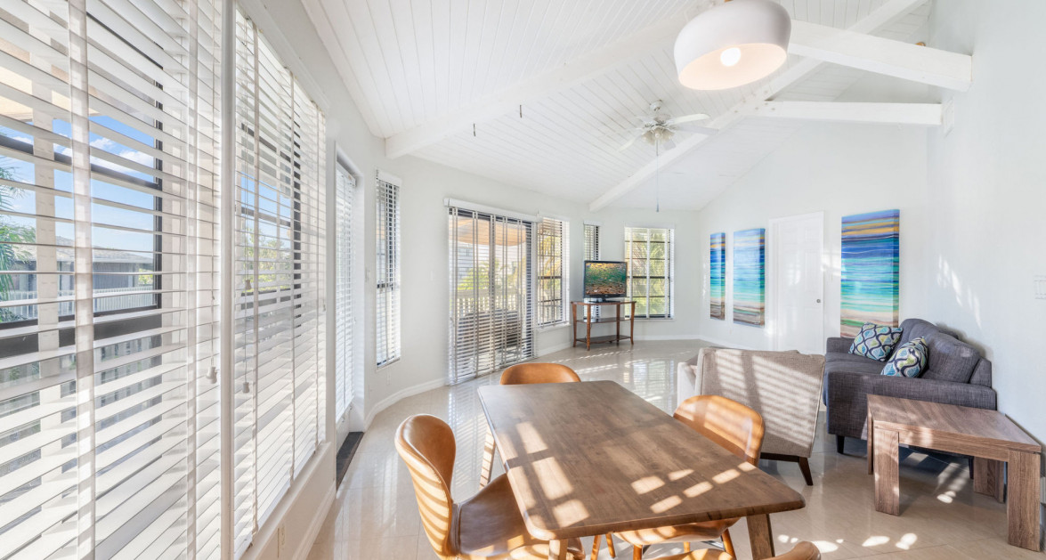 Breezy Pines Top Floor 2 Bed 2 Bath - Image 6