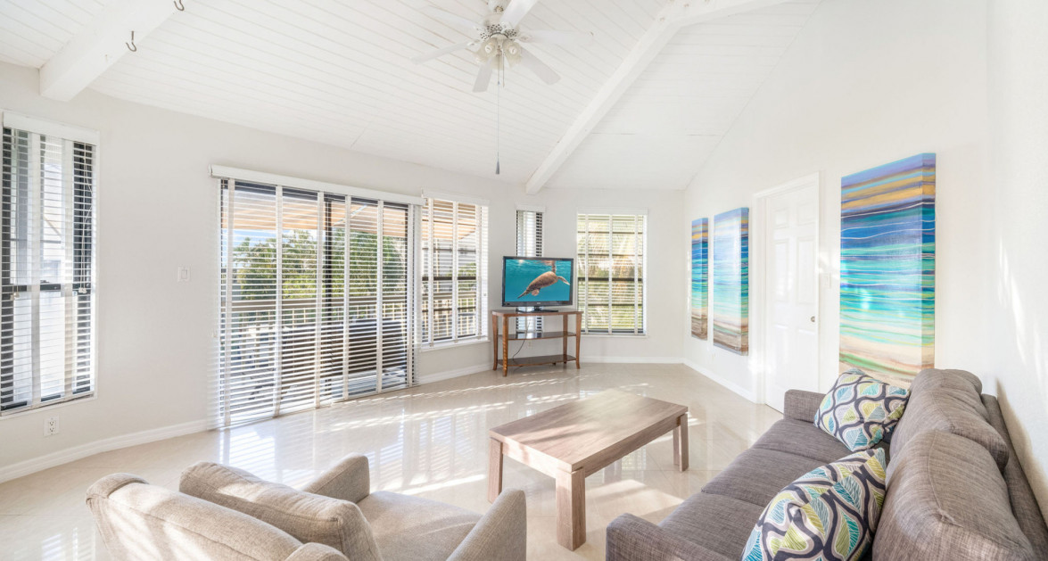 Breezy Pines Top Floor 2 Bed 2 Bath - Image 7