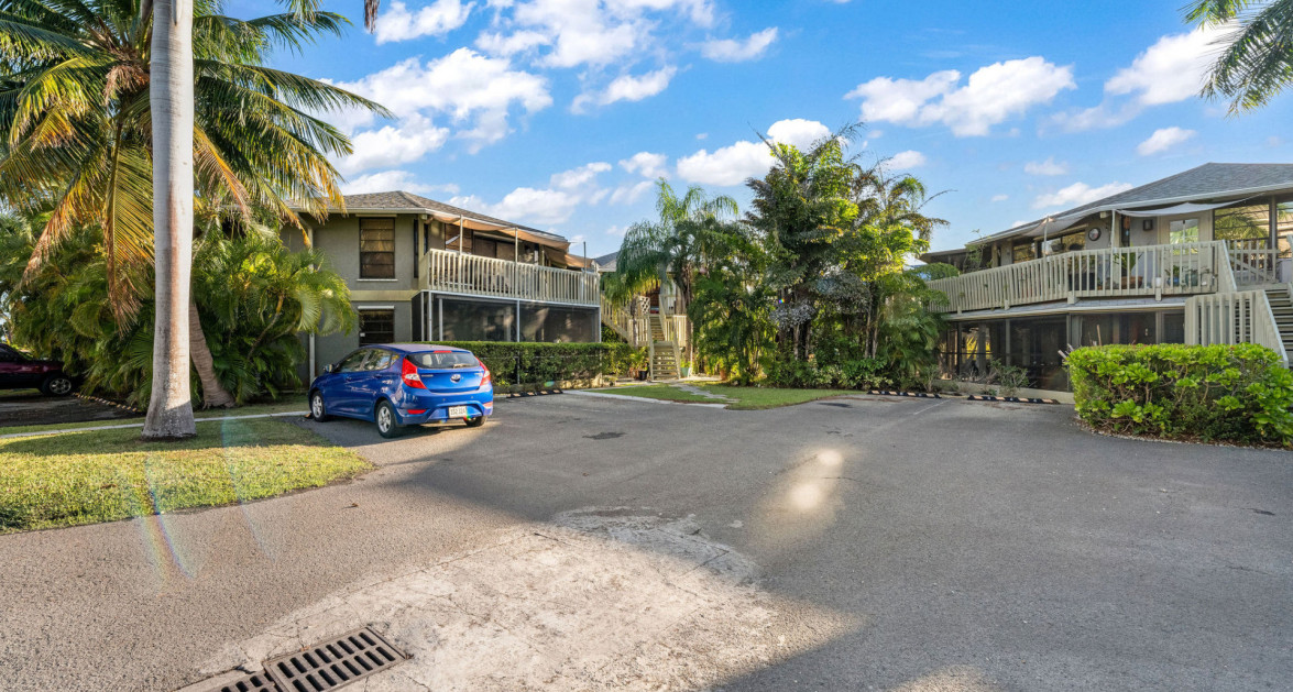 Breezy Pines Top Floor 2 Bed 2 Bath - Image 37