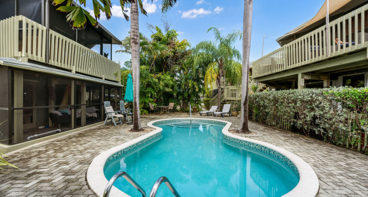 Breezy Pines Top Floor 2 Bed 2 Bath - Image 18