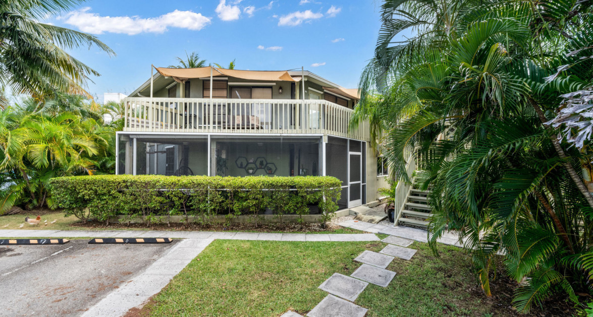 Breezy Pines Top Floor 2 Bed 2 Bath - Image 21