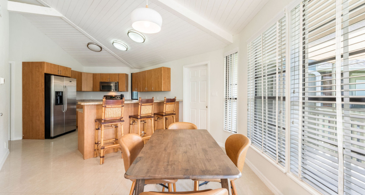 Breezy Pines Top Floor 2 Bed 2 Bath - Image 10