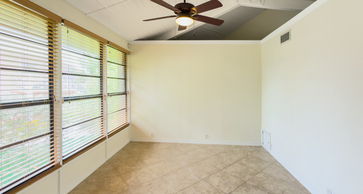 Breezy Pines Top Floor Unit 2 Bed 2 Bath - Image 6