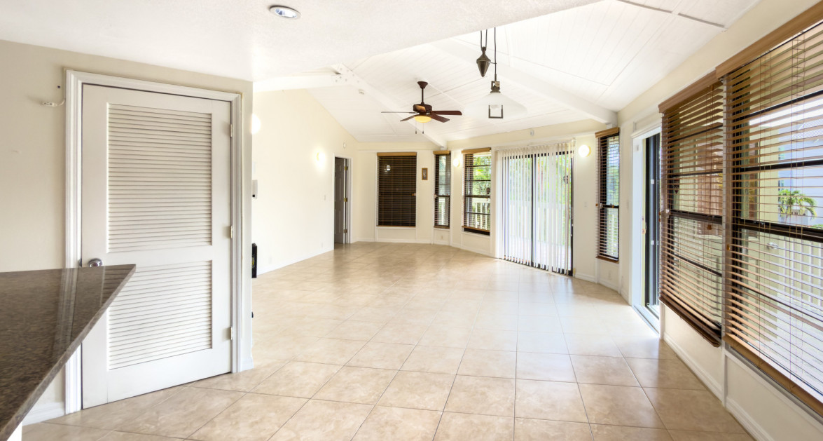 Breezy Pines Top Floor Unit 2 Bed 2 Bath - Image 1