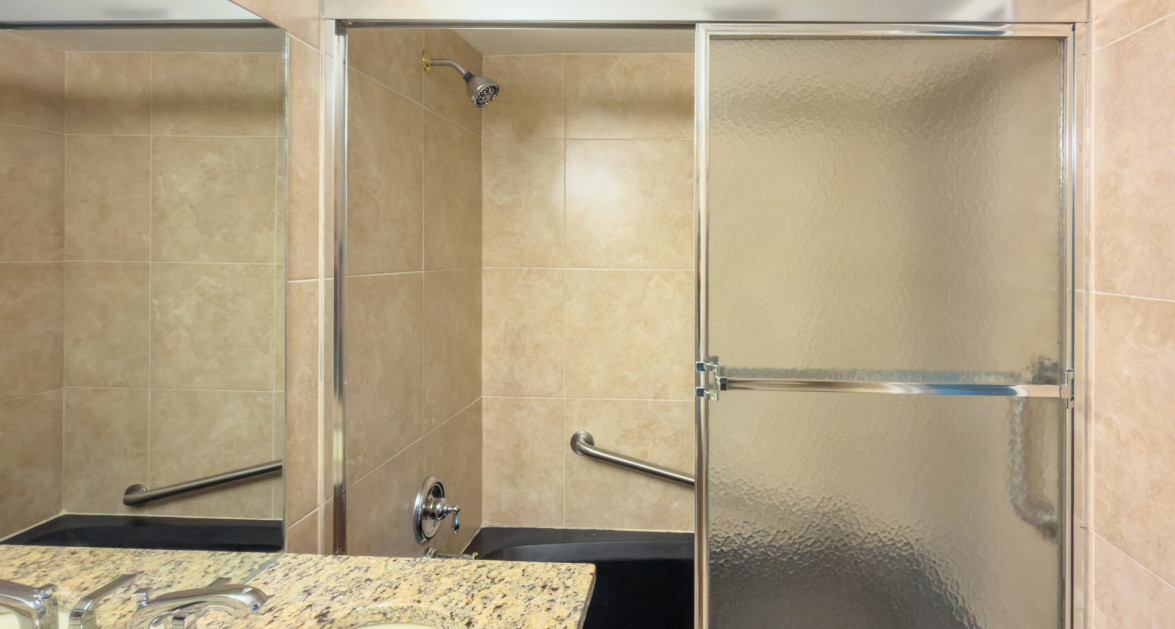 Breezy Pines Top Floor Unit 2 Bed 2 Bath - Image 9