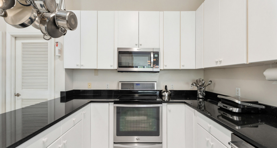 Britannia #630 | Seven Mile Corridor - Spacious Canal Front Living - Image 8