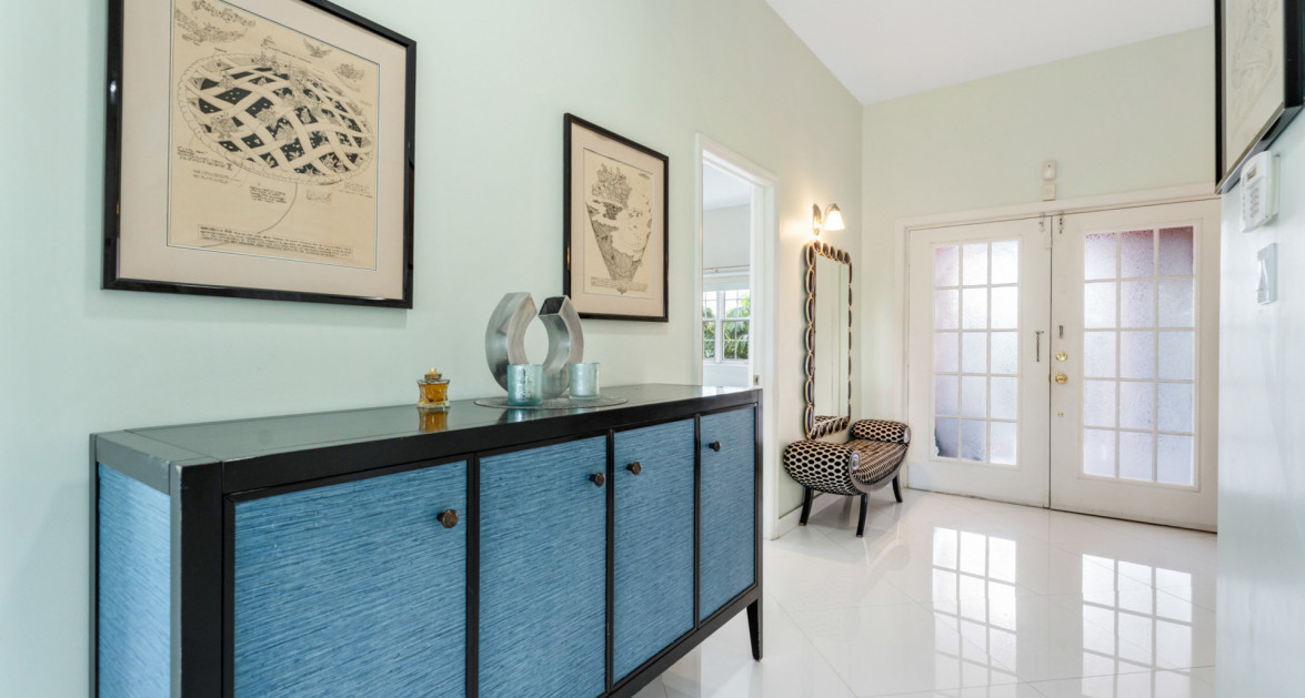 Britannia #630 | Seven Mile Corridor - Spacious Canal Front Living - Image 2