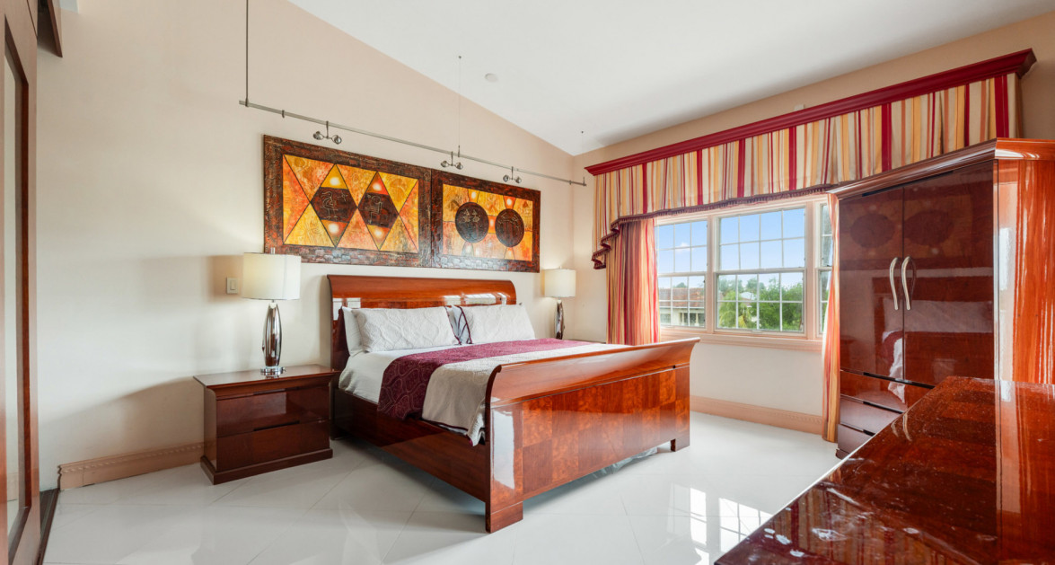 Britannia #630 | Seven Mile Corridor - Spacious Corner Unit Canal Front Condo - Image 26