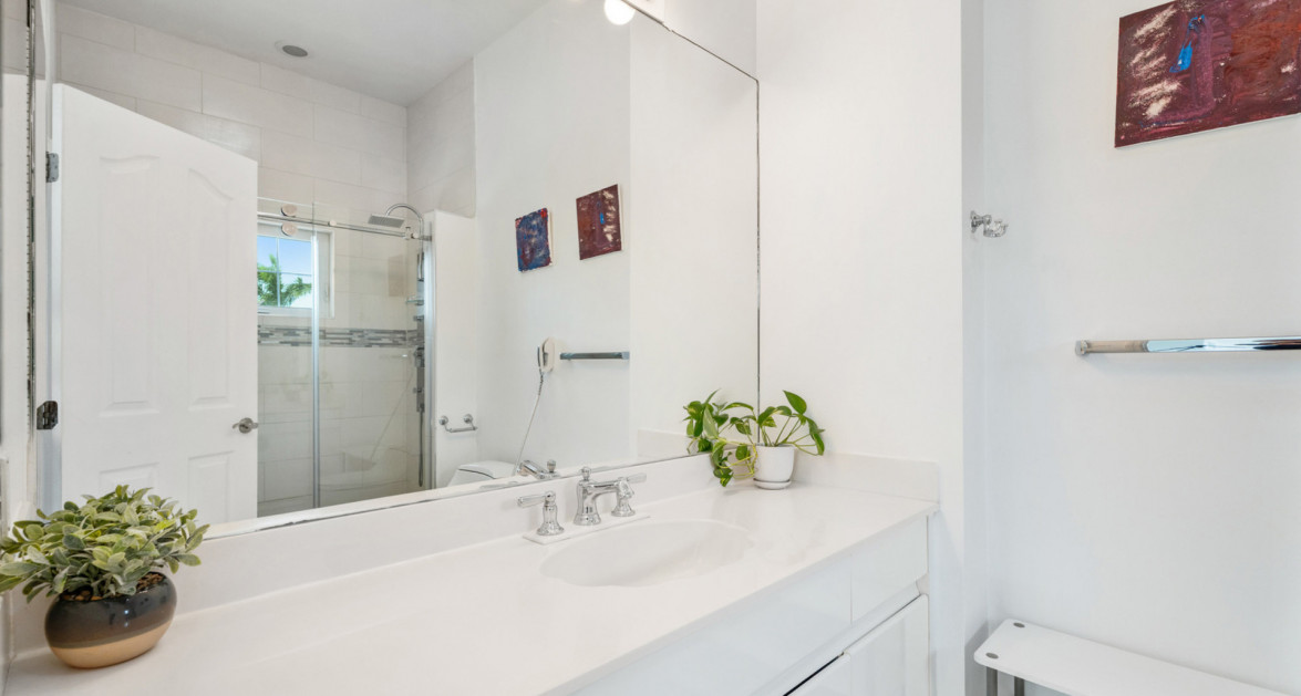 Britannia #630 | Seven Mile Corridor - Spacious Corner Unit Canal Front Condo - Image 30