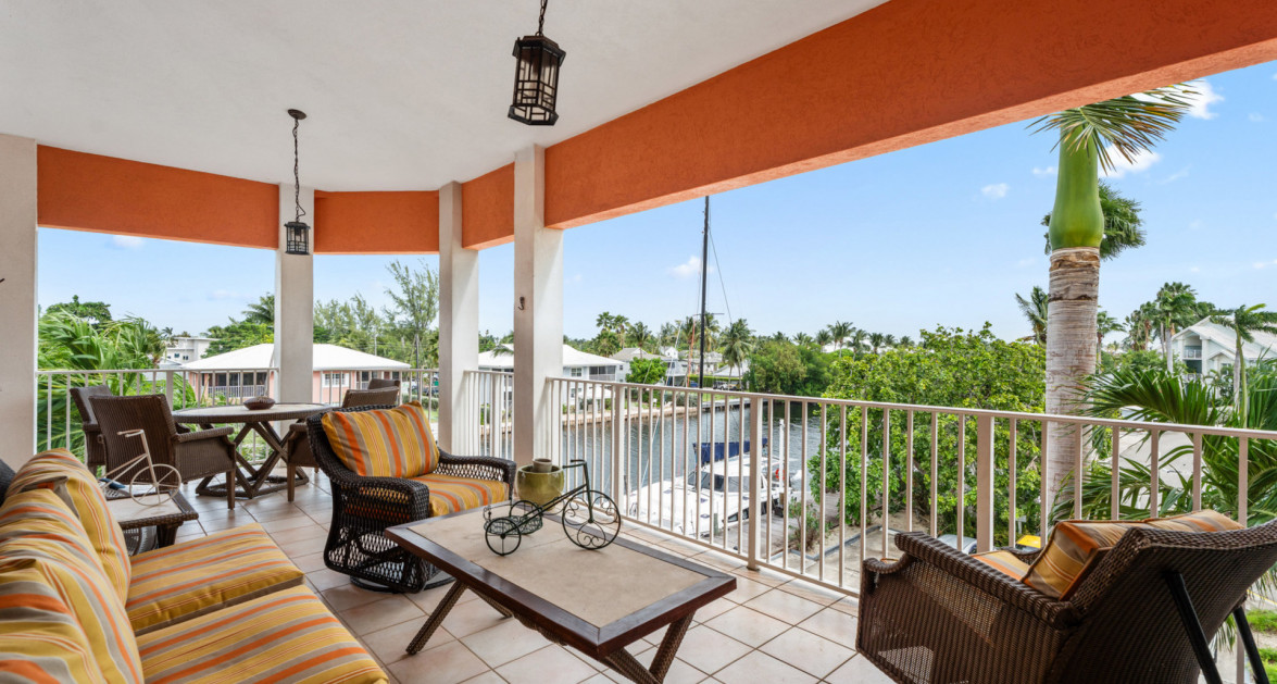 Britannia #630 | Seven Mile Corridor - Spacious Corner Unit Canal Front Condo