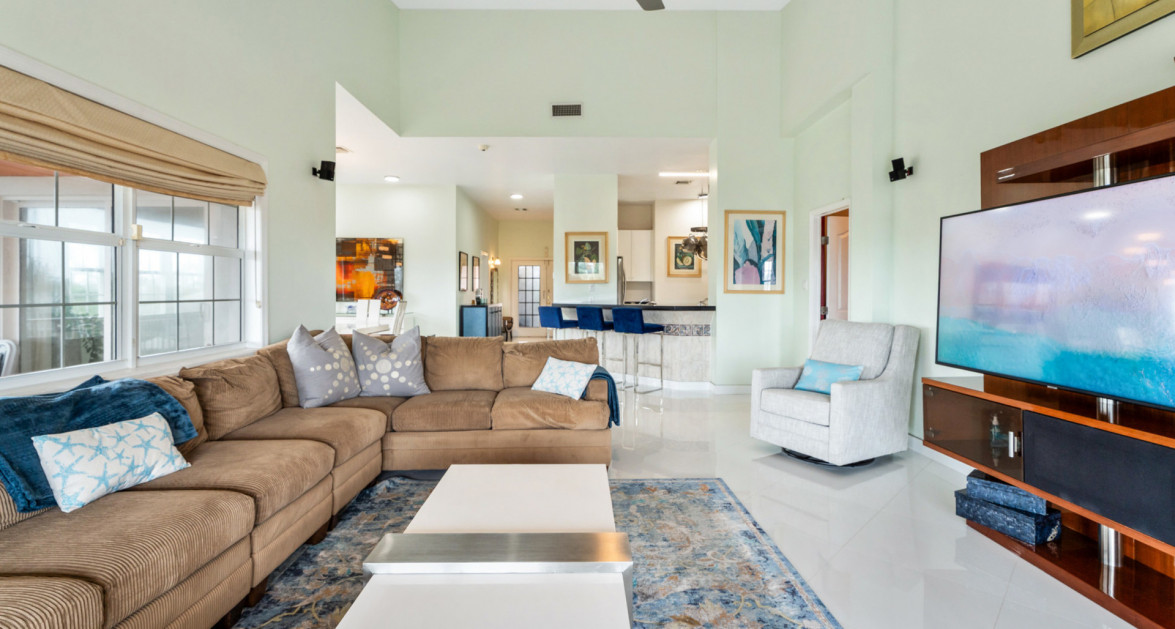 Britannia #630 | Seven Mile Corridor - Spacious Corner Unit Canal Front Condo - Image 20