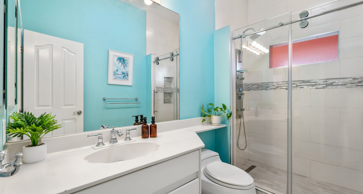 Britannia #630 | Seven Mile Corridor - Spacious Corner Unit Canal Front Condo - Image 28