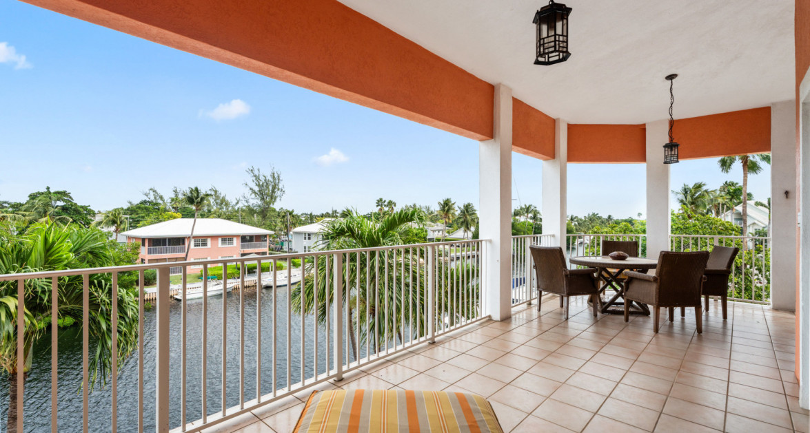 Britannia #630 | Seven Mile Corridor - Spacious Corner Unit Canal Front Condo - Image 32