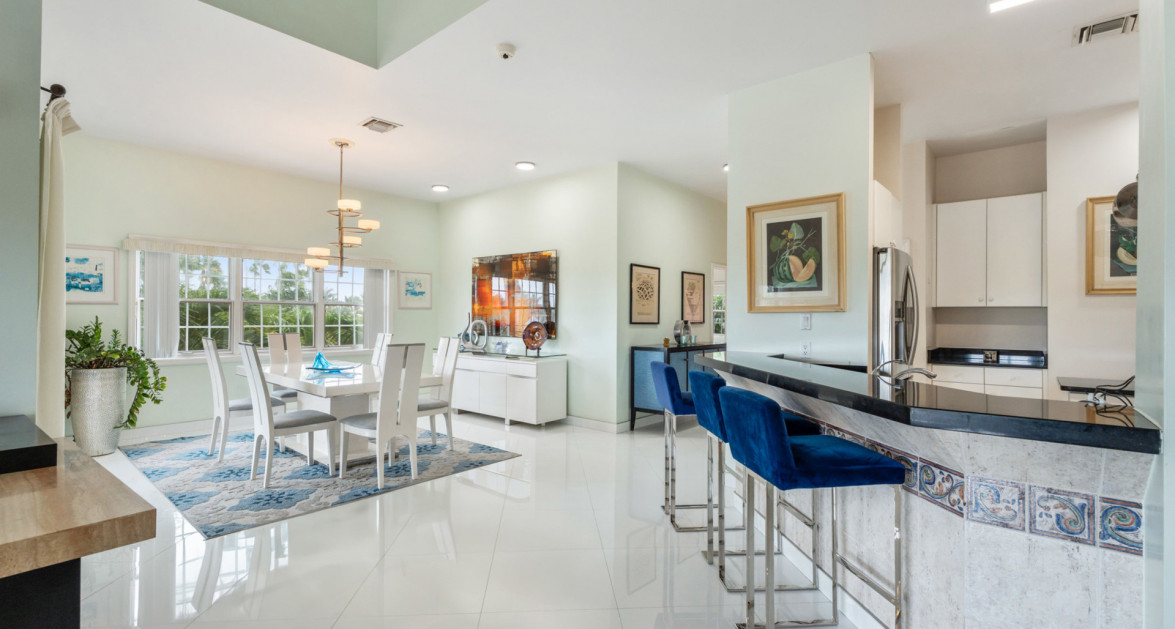 Britannia #630 | Seven Mile Corridor - Spacious Corner Unit Canal Front Condo - Image 16