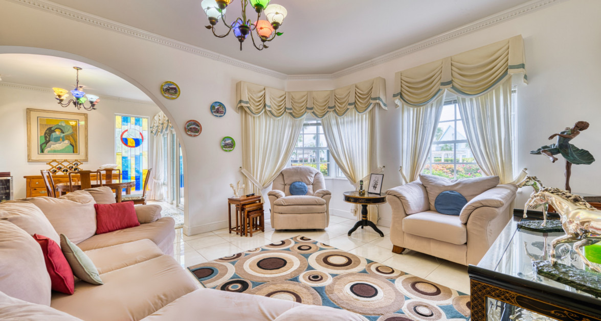 BRITANNIA #903 | SEVEN MILE CORRIDOR – UNIQUE 2 BED INVESTMENT WITH RENTAL INCOME GUARANTEED - Image 2