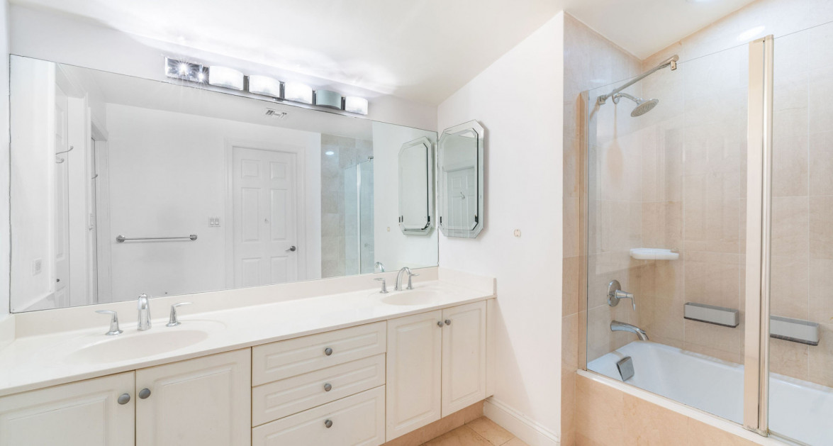 Britannia Kings Court 4 Bed 4 Bath - Image 29