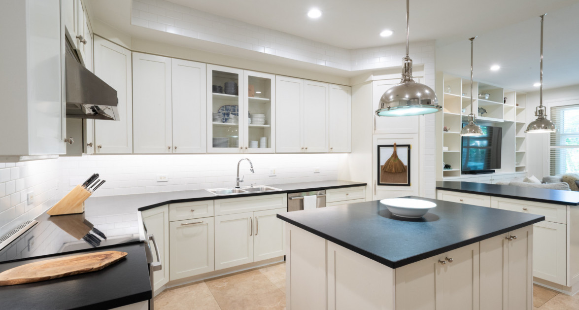 Britannia Kings Court - 4BR/4.5BA WITH ELEVATOR - Image 6