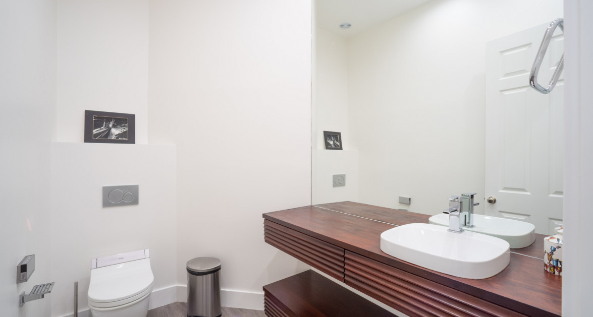 Britannia Kings Court - 4BR/4.5BA WITH ELEVATOR - Image 17