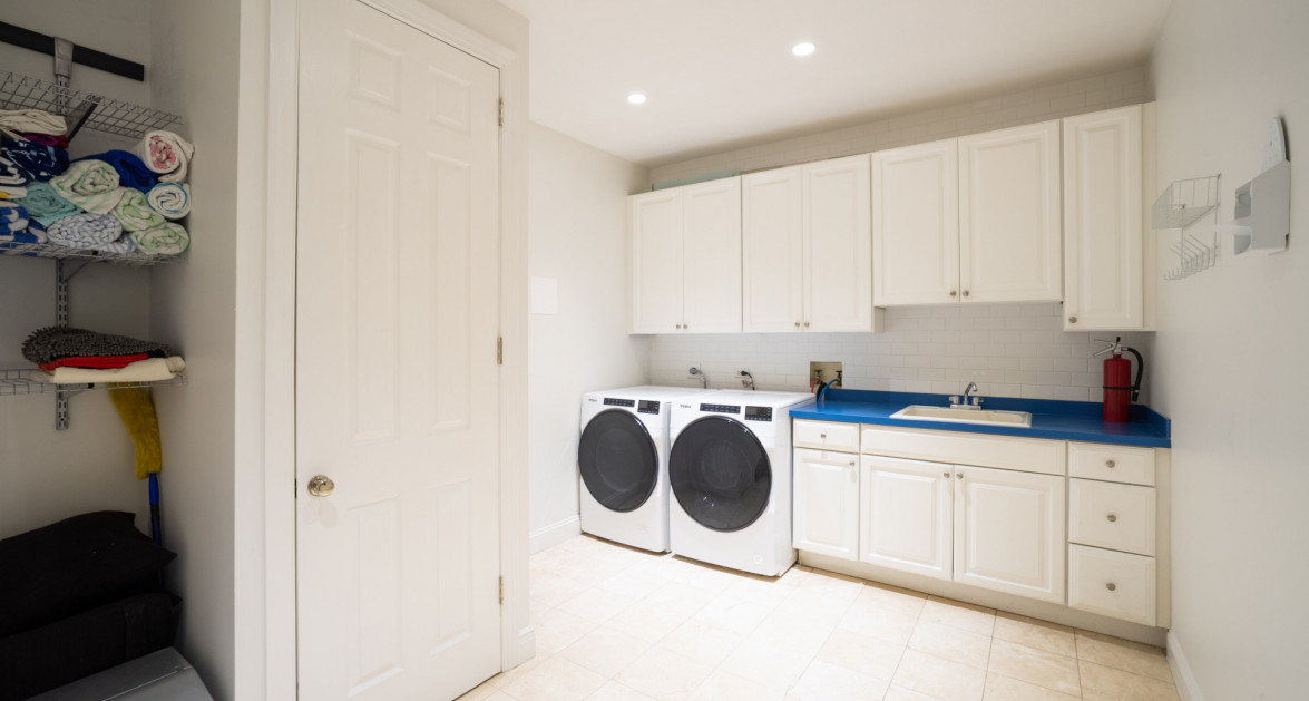 Britannia Kings Court - 4BR/4.5BA WITH ELEVATOR - Image 29