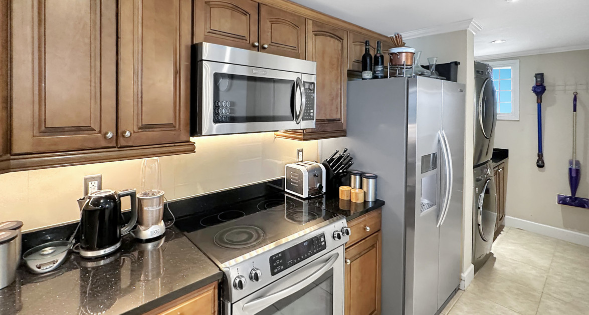 Brittany Cove Oceanfront property - Image 9