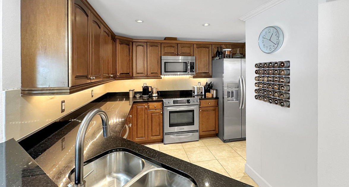 Brittany Cove Oceanfront property - Image 8