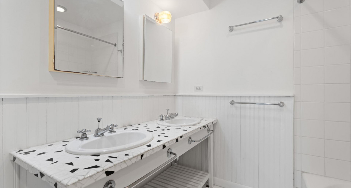 BY THE SEA #7 | SOUTH SOUND – OCEANFRONT END UNIT WITH RENOVATION REQUIRED - Image 9