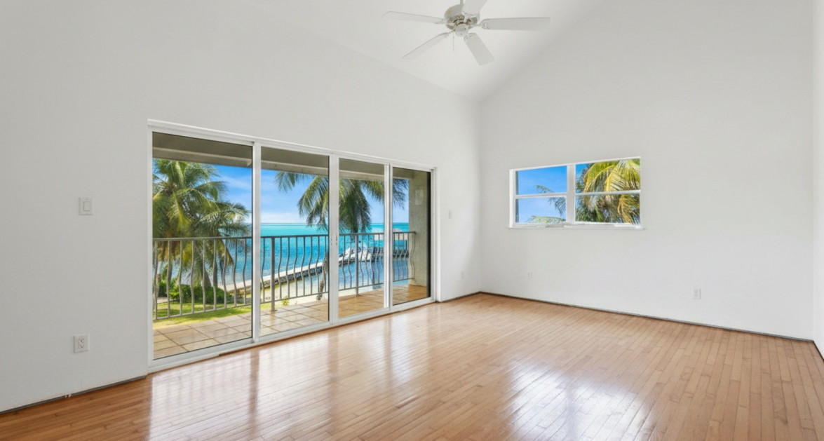 BY THE SEA #7 | SOUTH SOUND – OCEANFRONT END UNIT WITH RENOVATION REQUIRED - Image 6