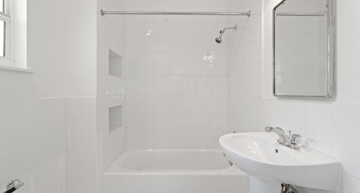 BY THE SEA #7 | SOUTH SOUND – OCEANFRONT END UNIT WITH RENOVATION REQUIRED - Image 15