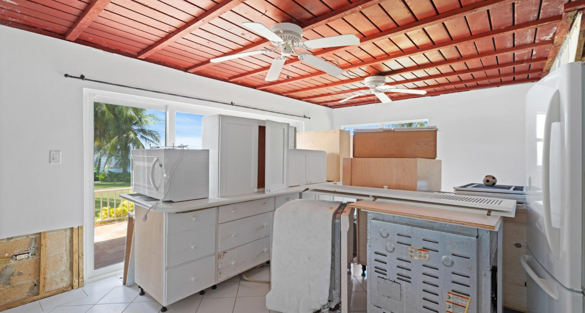 BY THE SEA #7 | SOUTH SOUND – OCEANFRONT END UNIT WITH RENOVATION REQUIRED - Image 21